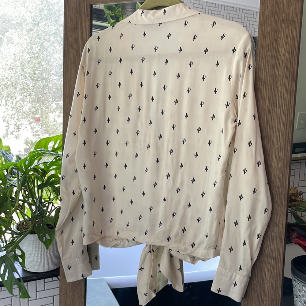 Knot Sisters Cactus Print Blouse Sz XS - Picture 7 of 9